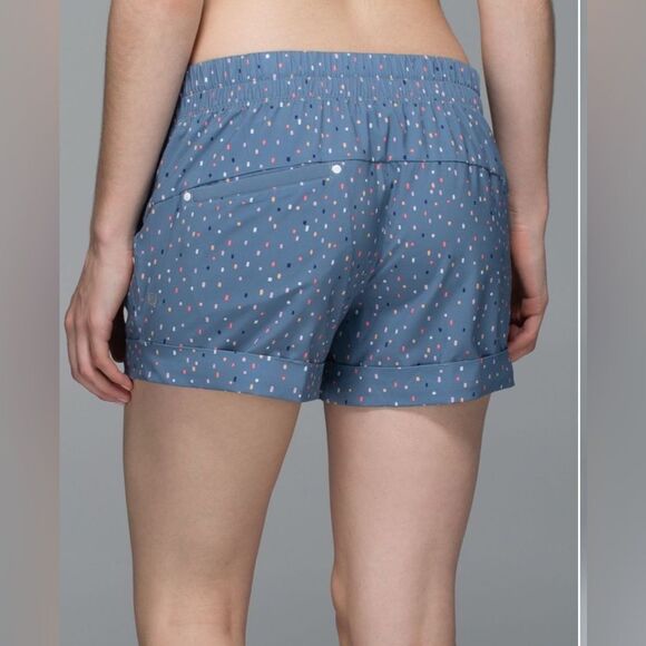 Lululemon Spring Break Away Short, Confetti Cake Multi Size 6 W7C71S - Picture 3 of 15